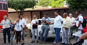 Trabalhadores sindicalistas convidam colegas a comparecerem na Assembleia